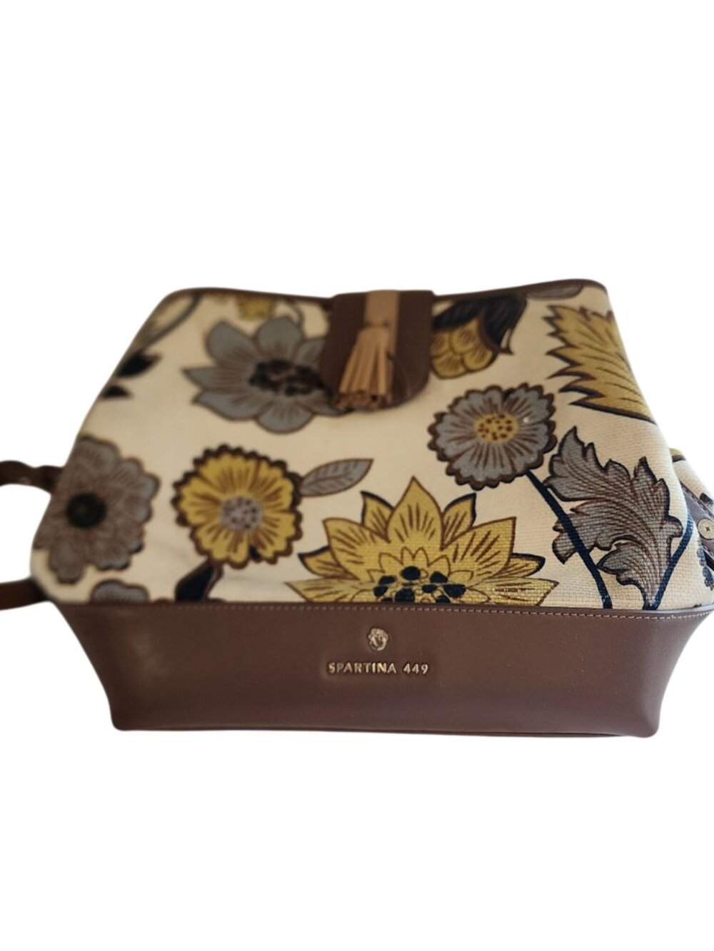 Spartina 449 handbag features a Daufuskie Island floral print